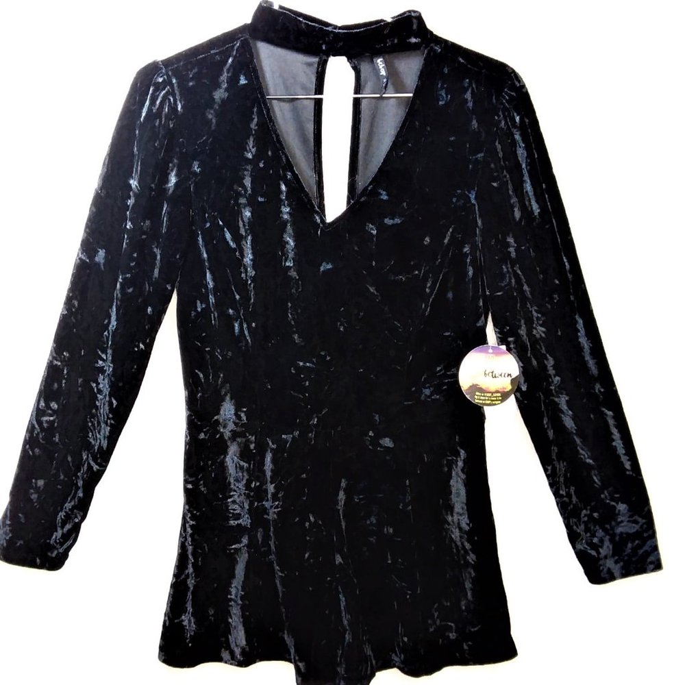 New with Tags Bebop Junior XL Black Velvet Choker V-Neck Long Sleeve Romper